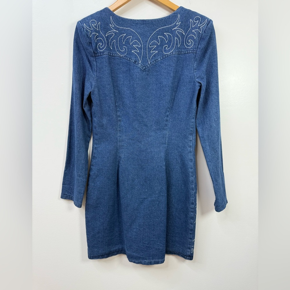 NWT Avec Les Filles Western
Embroidery Long Sleeve Denim Dress size 4 - Picture 5 of 12